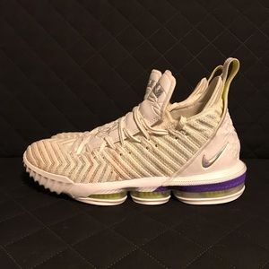 ❗️Nike Lebron 16 “Buzz Lightyear”❗️